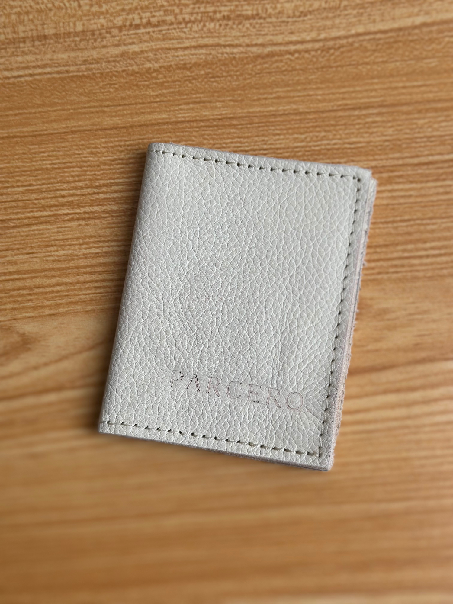 Mini Tarjetero de Cuero