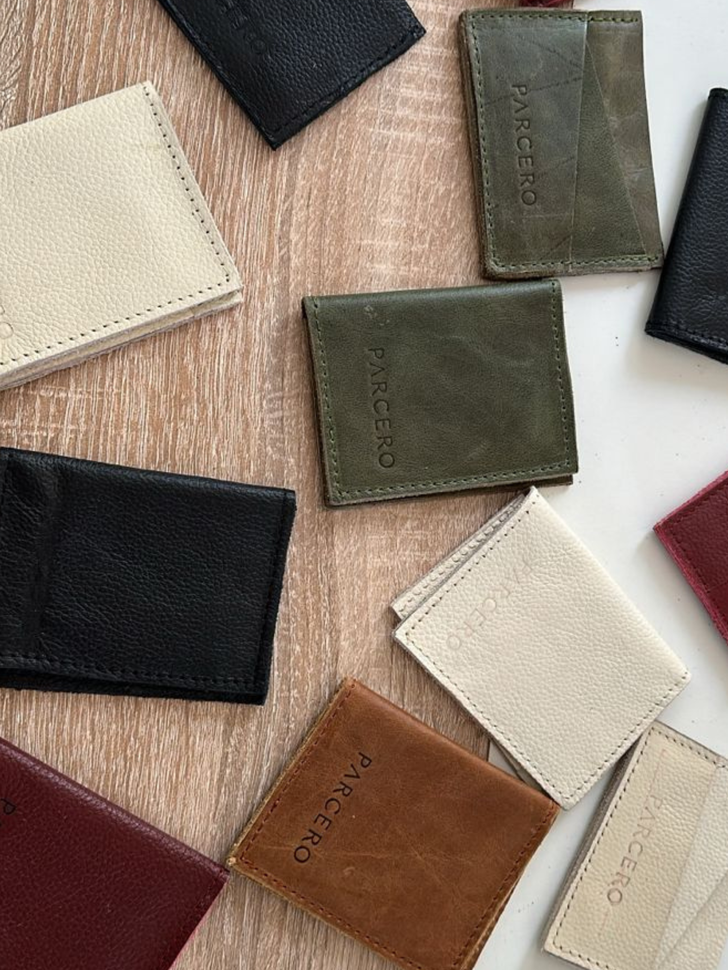 Mini Tarjetero de Cuero